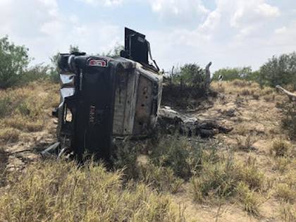 Varias camionetas con blindaje artesanal fueron incendiadas en el sitio fronterizo (Foto: Twitter/LPueblo2)