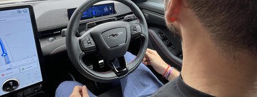 La DGT ya anticipa la llegada de coches completamente autónomos: un nuevo reglamento está en marcha para 2024 
